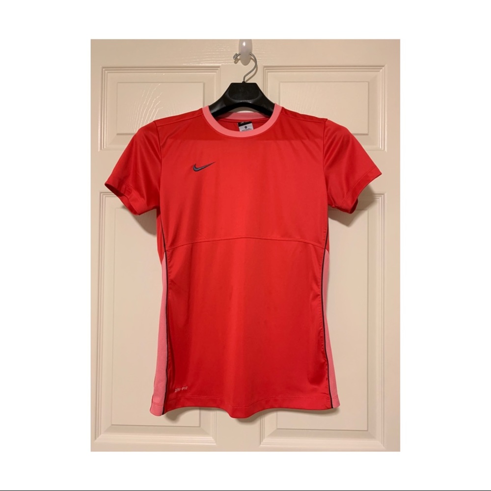 Nike Dri-Fit Women’s Tops